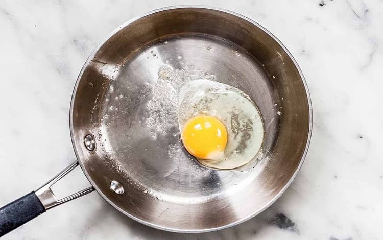 Right Oil for Frying Eggs